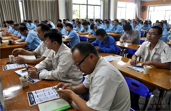 皖南電機員工答題現(xiàn)場 皖南電機員工答題現(xiàn)場