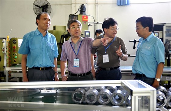 省質(zhì)量技術(shù)監(jiān)督局領(lǐng)導(dǎo)參觀皖南電機(jī) 省質(zhì)量技術(shù)監(jiān)督局領(lǐng)導(dǎo)參觀皖南電機(jī)