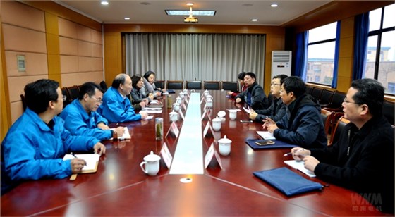 管兵向調(diào)研組匯報(bào)專利工作情況 管兵向調(diào)研組匯報(bào)專利工作情況