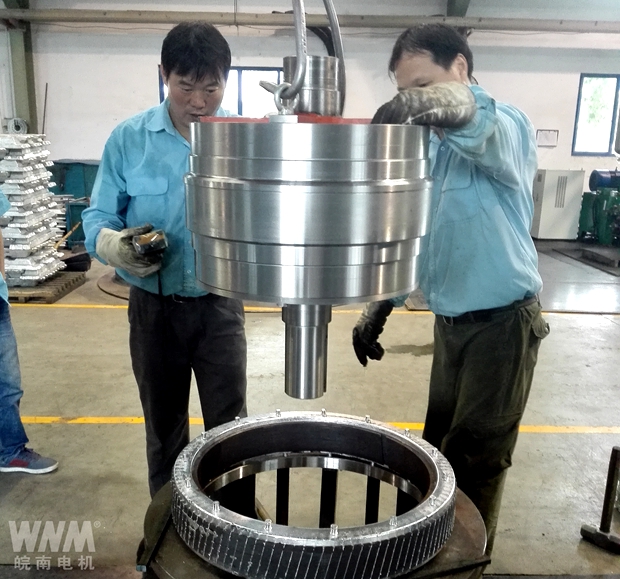 皖南電機:電機鑄鋁轉子壓鑄現(xiàn)場 皖南電機:電機鑄鋁轉子壓鑄現(xiàn)場