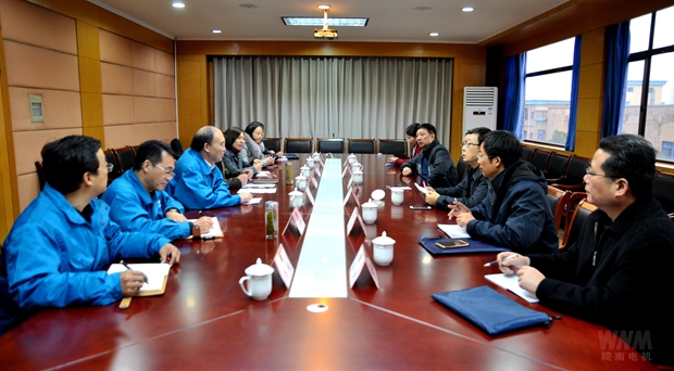 管兵向調(diào)研組匯報(bào)專利工作情況 管兵向調(diào)研組匯報(bào)專利工作情況