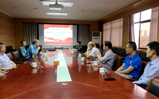 安徽省科技廳創(chuàng)新發(fā)展規(guī)劃處黃河清處長(zhǎng)等一行在縣科商經(jīng)信局的陪同下 安徽省科技廳創(chuàng)新發(fā)展規(guī)劃處黃河清處長(zhǎng)等一行在縣科商經(jīng)信局的陪同下