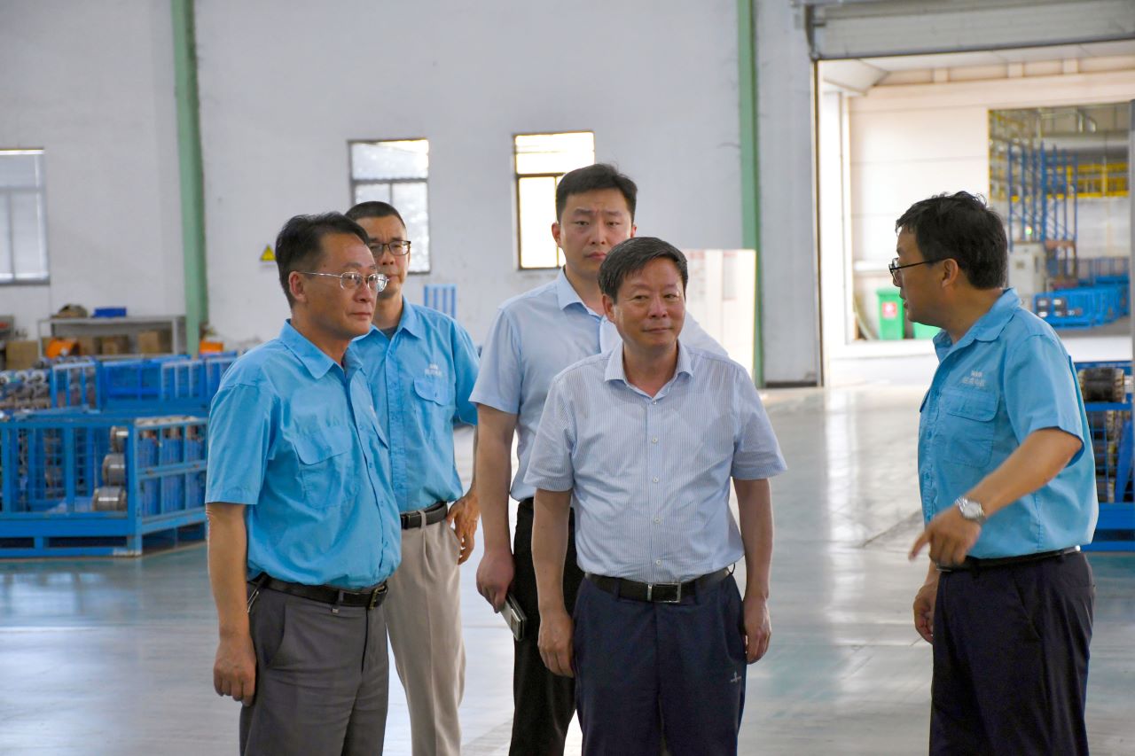 中機(jī)企協(xié)常務(wù)副會(huì)長(zhǎng)楊一平來皖南電機(jī)調(diào)研指導(dǎo) 中機(jī)企協(xié)常務(wù)副會(huì)長(zhǎng)楊一平來皖南電機(jī)調(diào)研指導(dǎo)